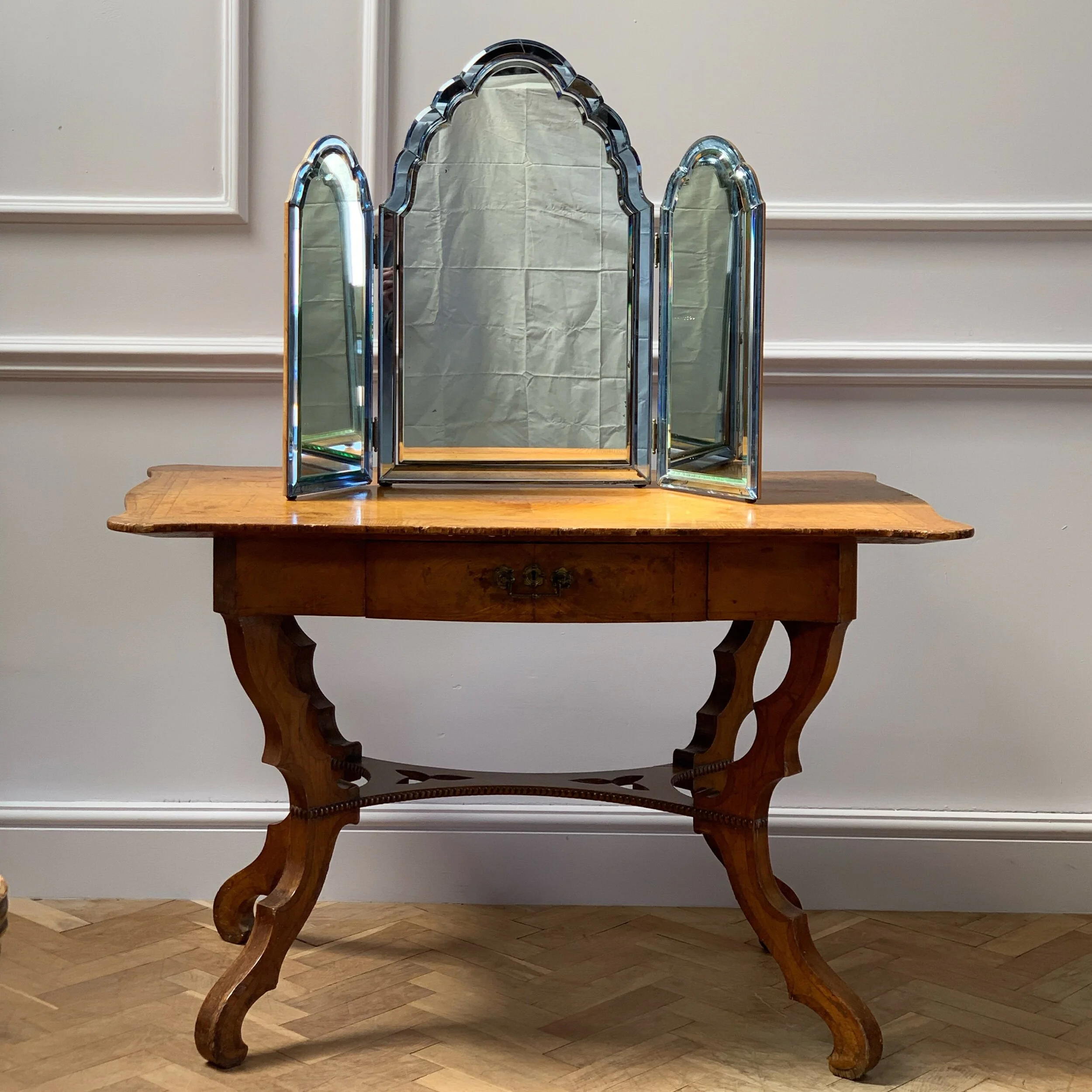 E977F307-9502-4AAA-AF52-A9BE70C1B5D9