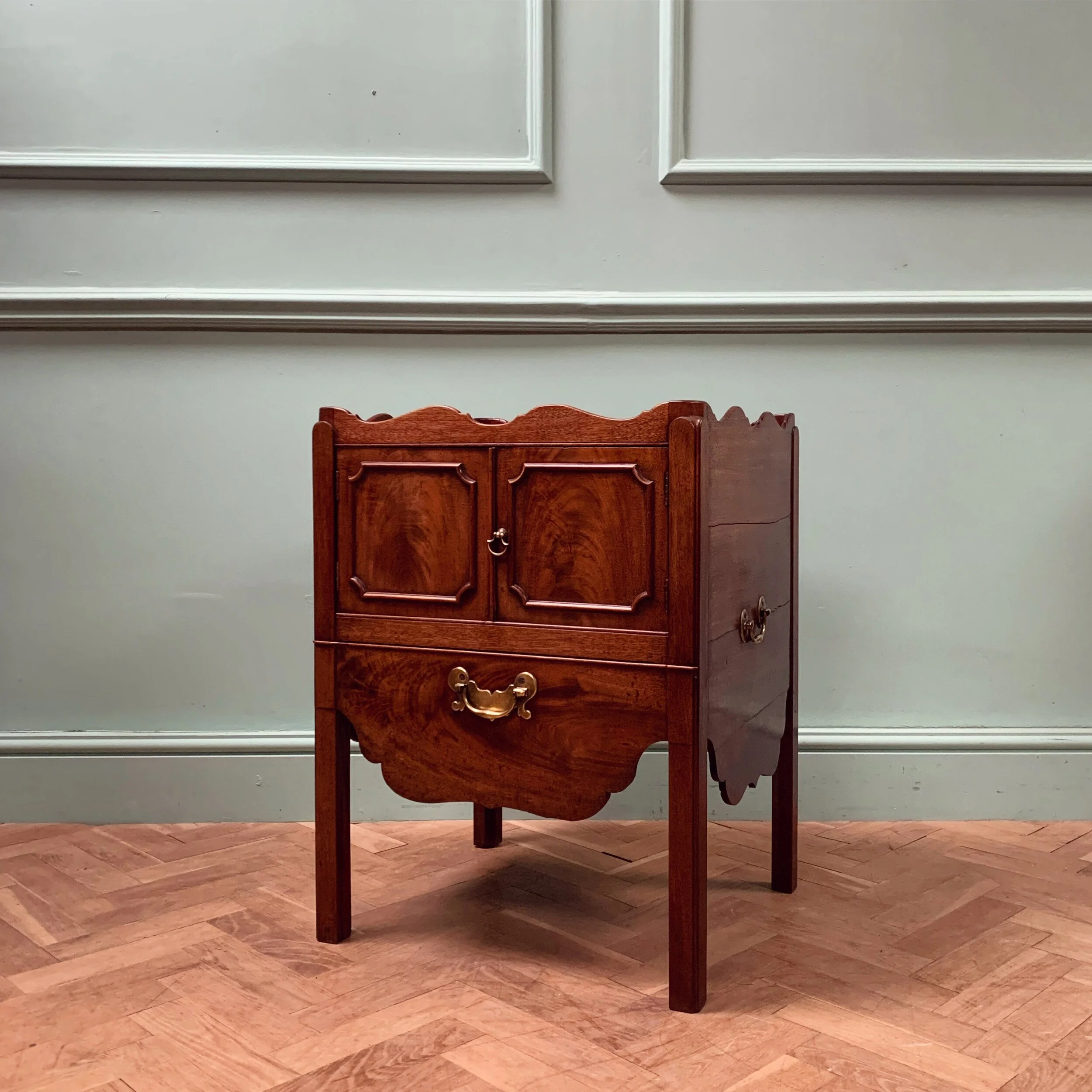 3DFB95D4-70DD-49DE-98D8-3DA633217490