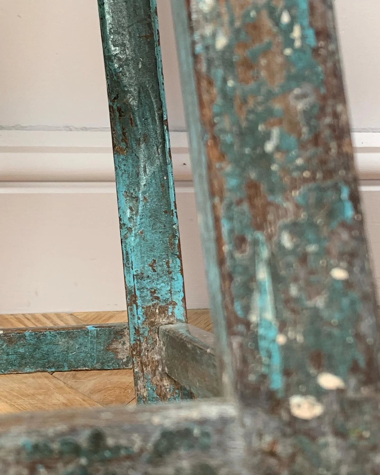 3E4330DC-E0AC-4B79-BA7F-438D9DE8FE5D