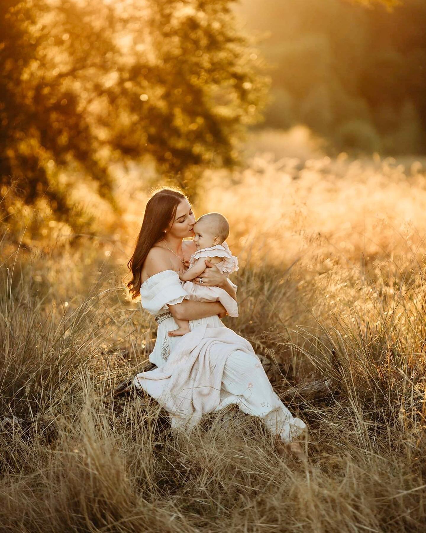 ✨about last night

.
.
.
.
.

#perthfamilyphotographer #swanvalley #perthfamilyphotography #perthfamilyportraits #perthphotographer #perthphotography #perthlife #smalpresets #balcattaphptographer #swanvalleyphotographer #perthmaternityphotographer #p