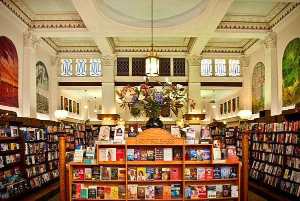 One of our favourites: Munro’s Books, Victoria, BC (photo ©Wayne Templeton)