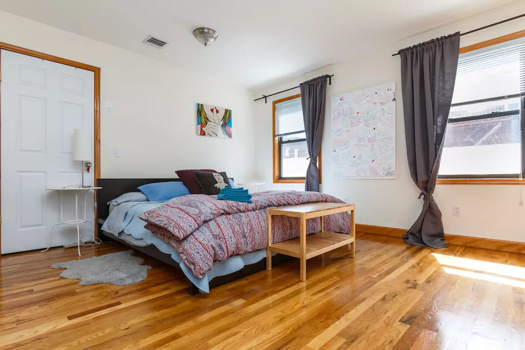 04 King size bed, lots of closet space, direct access to second bathroom.png