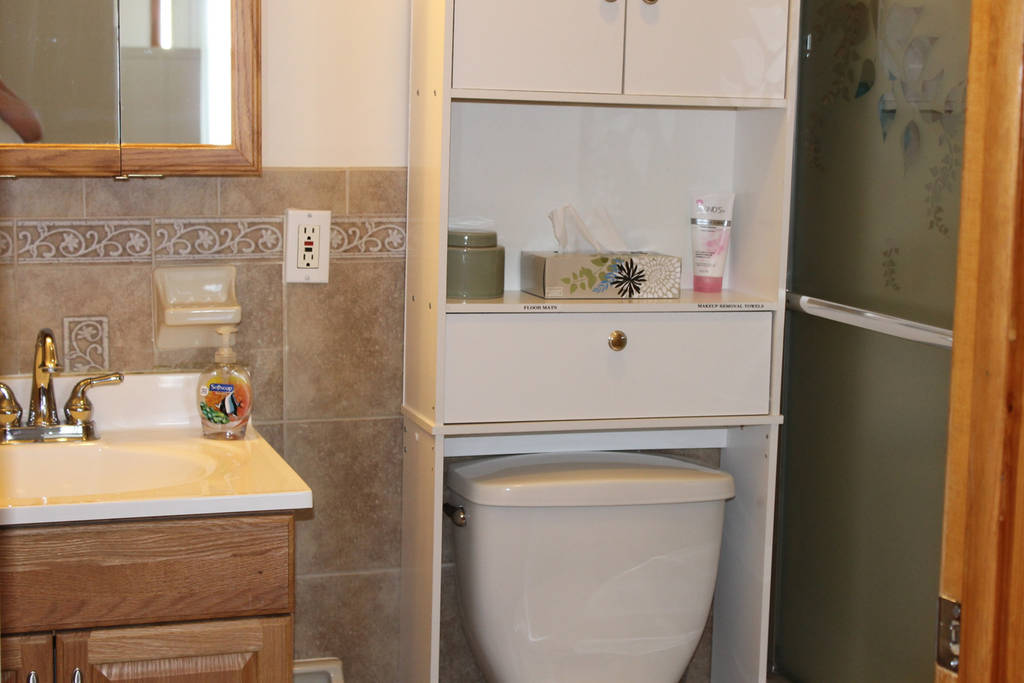 29 This is the bathroom in the master suite.png