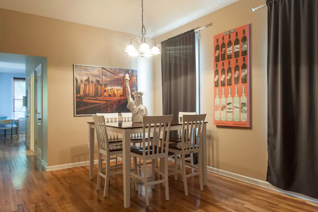 05 Dining table for six.png