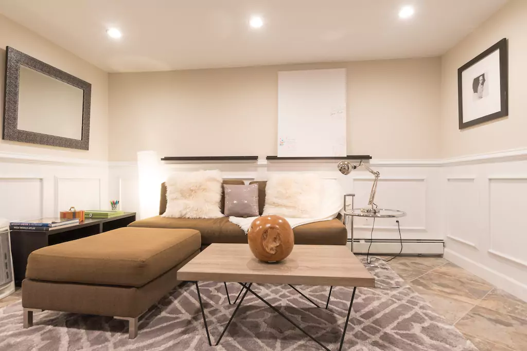 02 Couch can accommodate one guest in a pinch.png