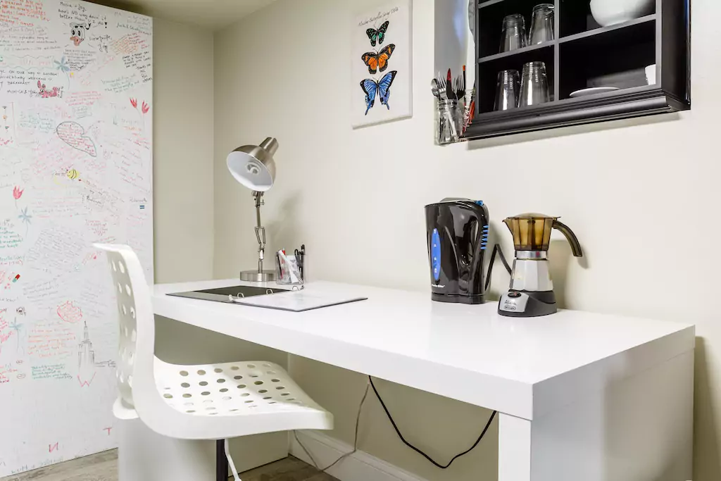 05 Laptop friendly workspace.png