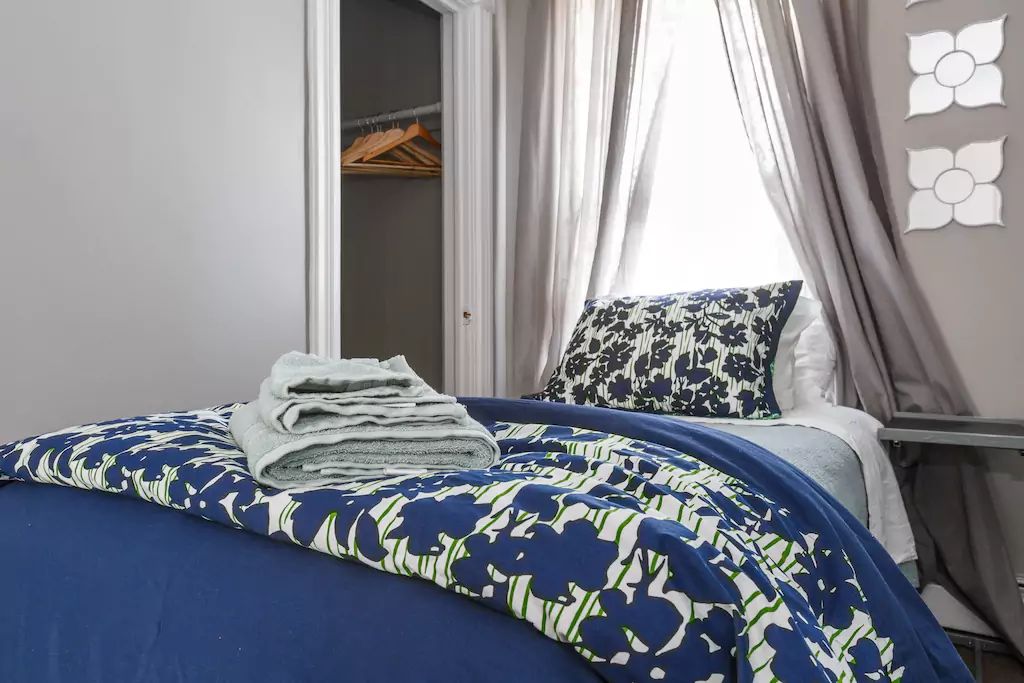 18 V.Easy-Midtown, New York City! Sleeps 7.png