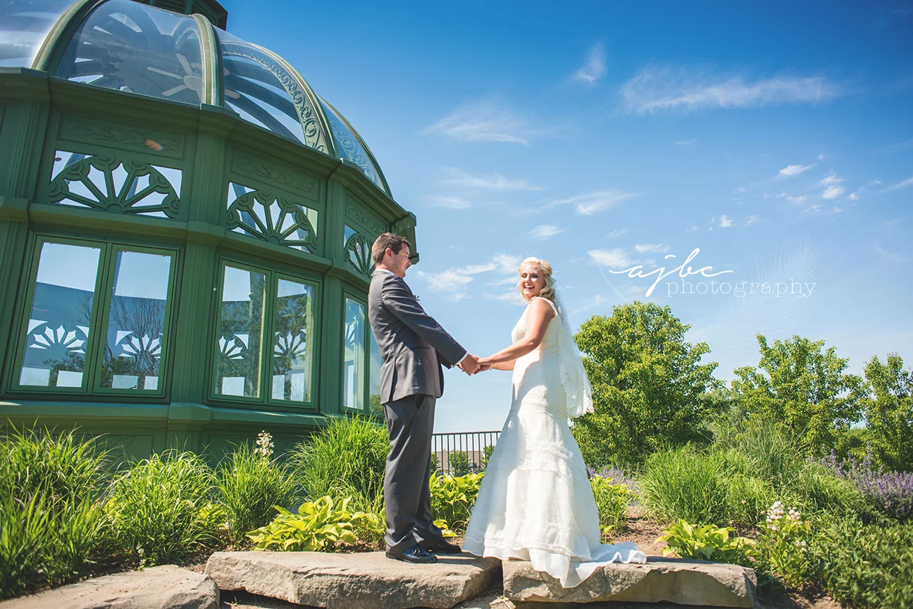 outdoor summer michigan wedding.jpg