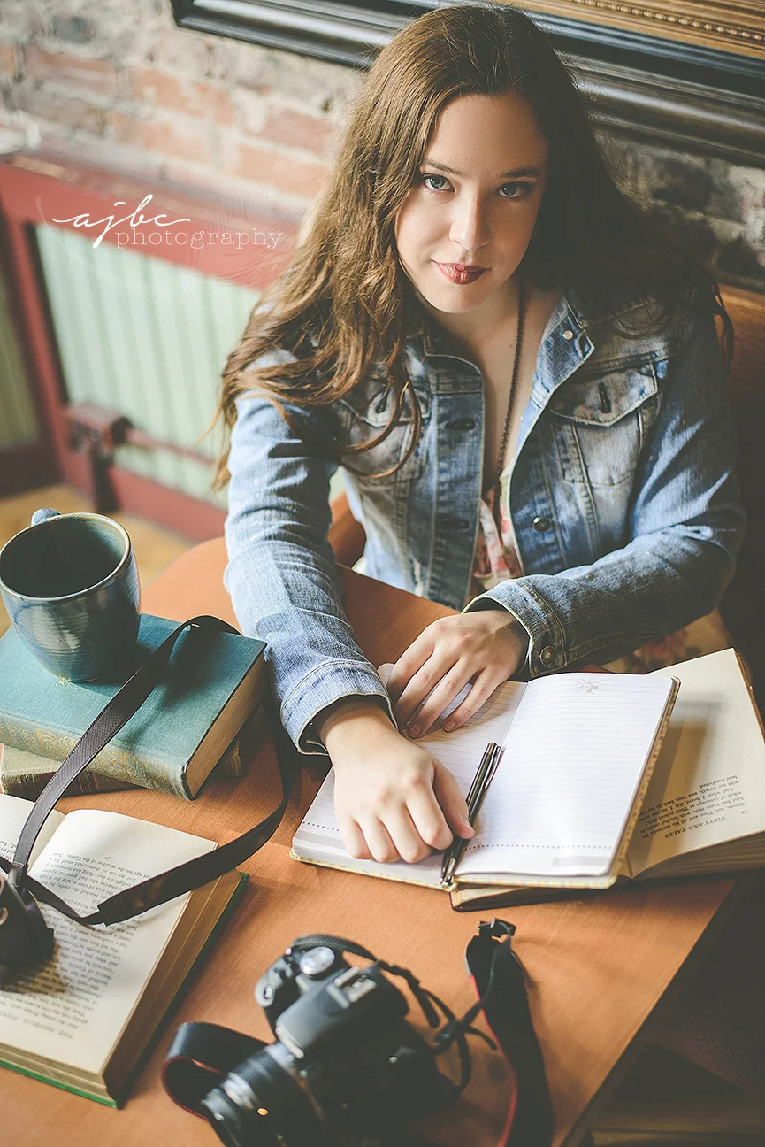 downtown coffee house inspired senior photoshoot.jpg
