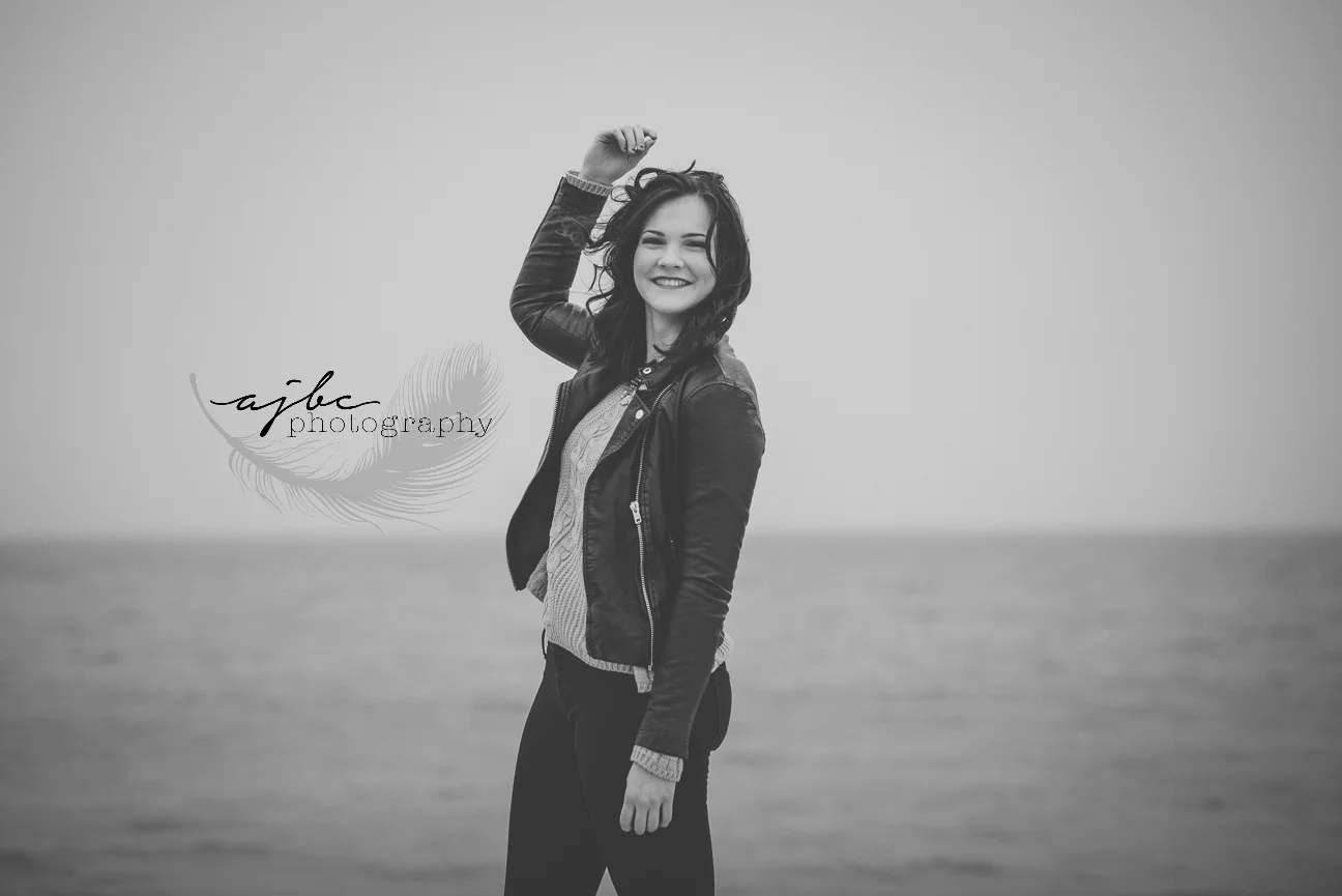 senior photos in the snow.jpg