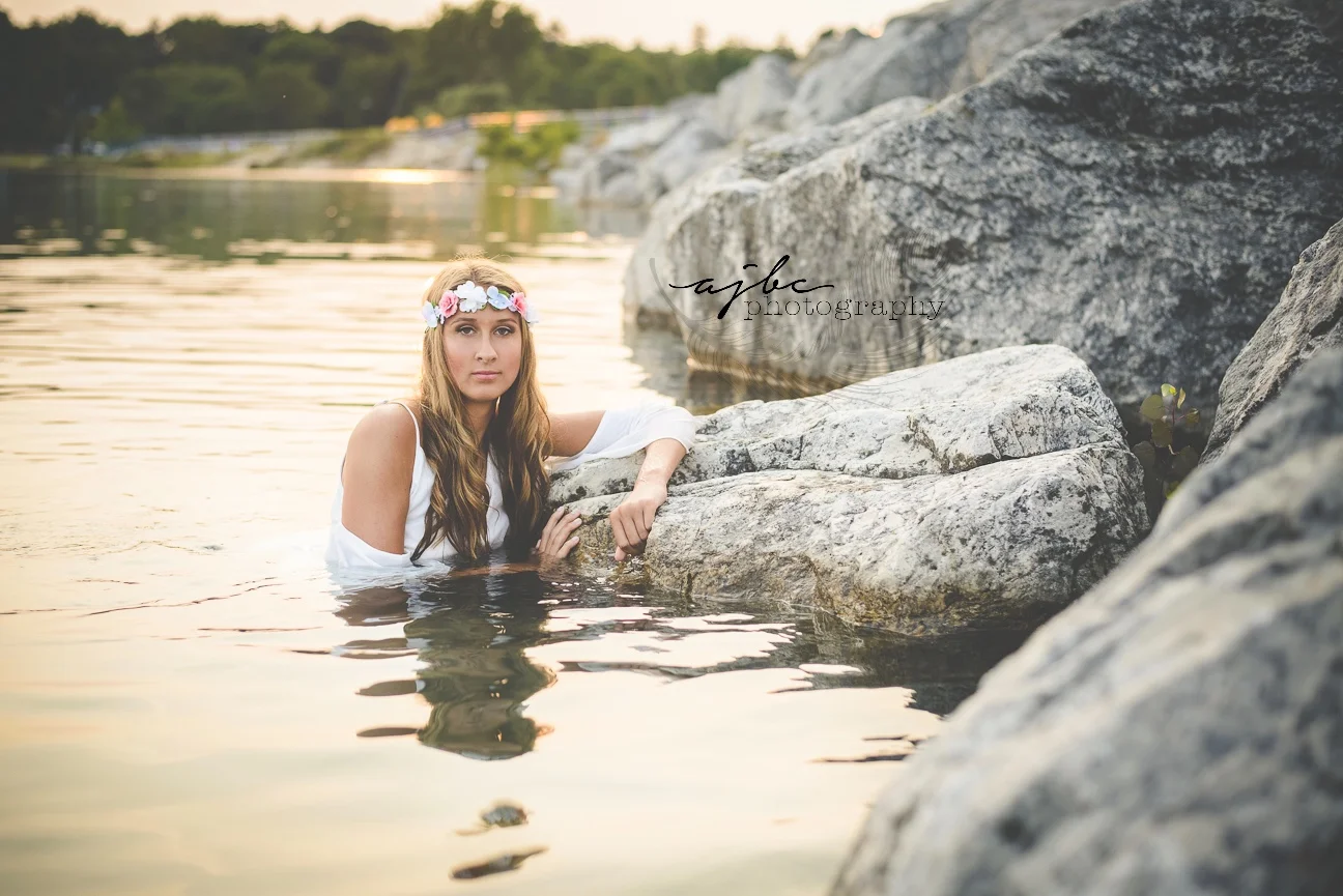 senior session in water.jpg