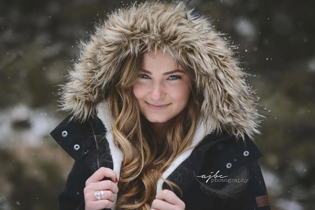 fun and natural winter senior photoshoot.jpg
