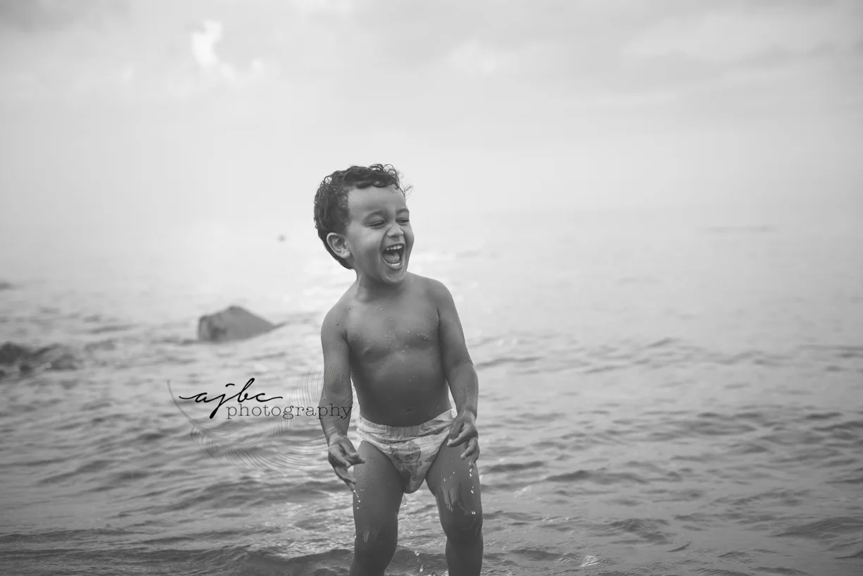 Black and White family portrait photography.jpg