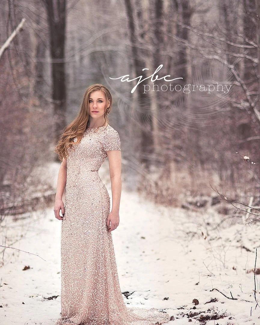 If this doesn&rsquo;t make you fall in love with Winter and want to book a shoot, I don&rsquo;t know what will. 
These are images pulled from my blog archives. I&rsquo;m still in love with this dreamy shoot. 
Wondering how you will stay warm in chill