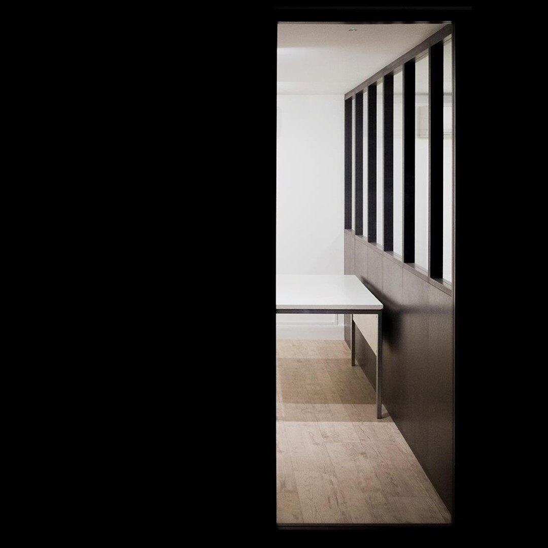 An installation of new offices and partitions designed with leading architects and longtime collaborators @gatti_routh_rhodes for the wonderful animators at @studioaka⁠
⁠
A considered iteration of our signature Valchromat glazing system, the door det