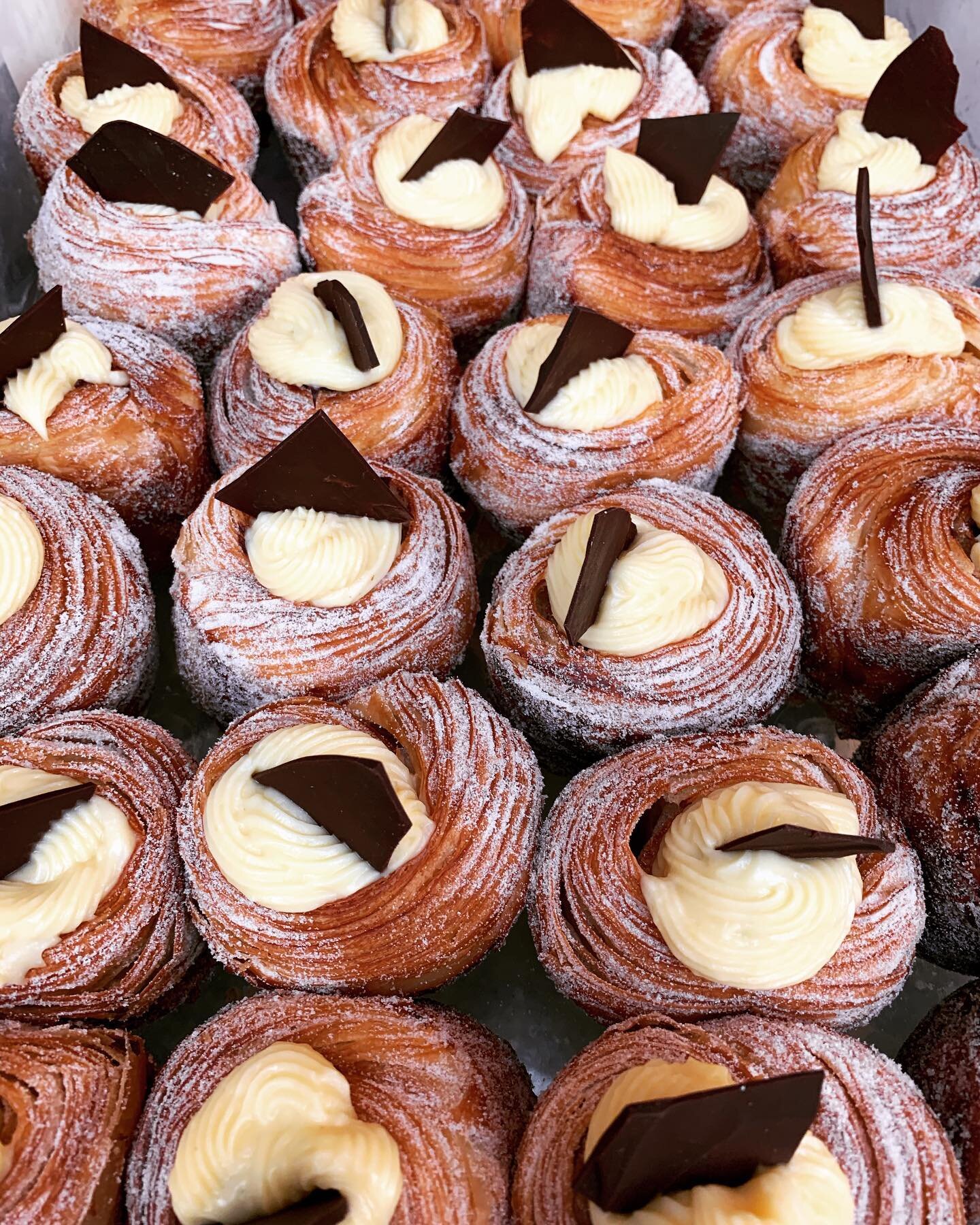 Cruffin choc.jpg