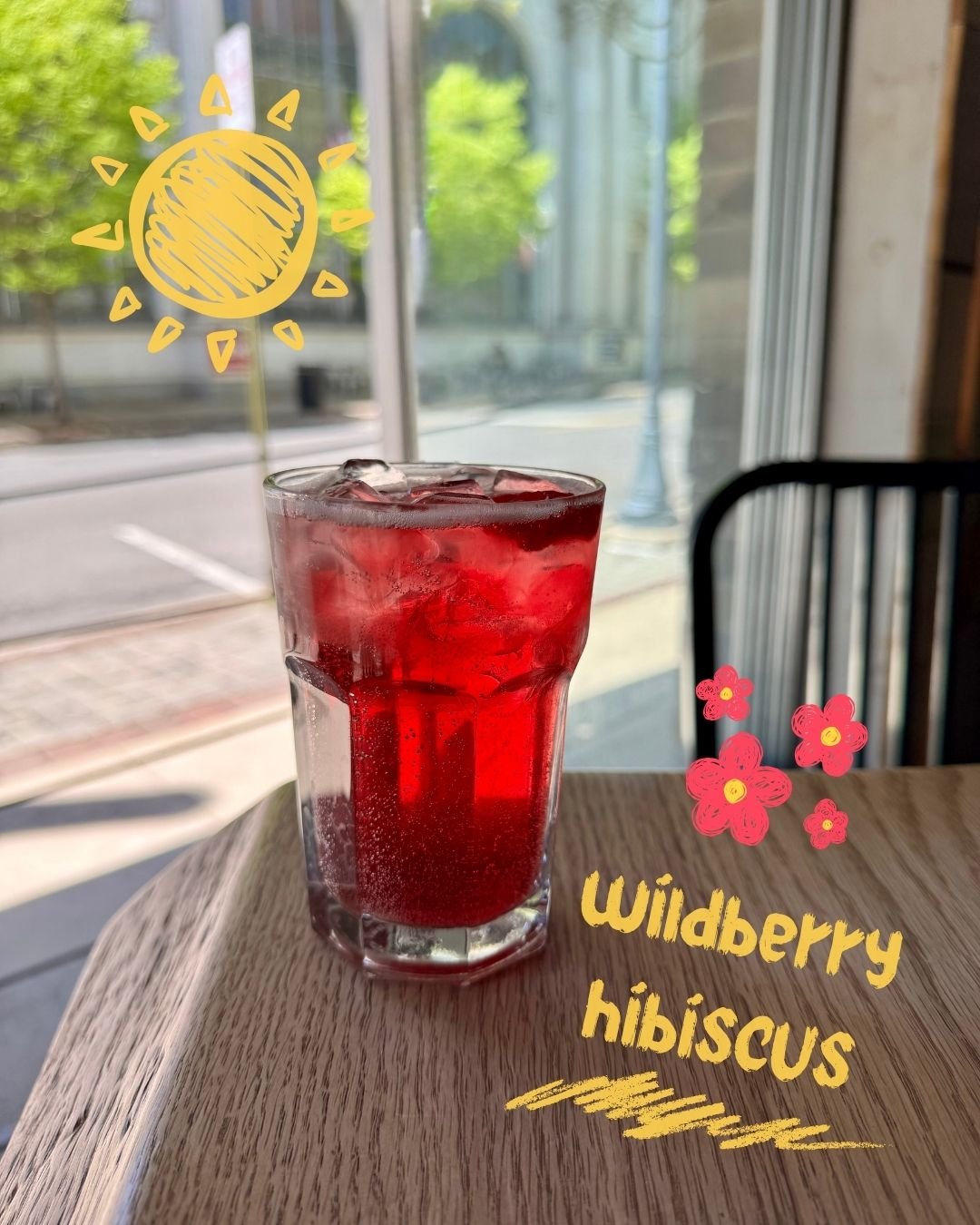Greet summer break with a Wildberry Hibiscus refresher. Lightly caffeinated and a little fizz, topped with a candied hibiscus flower 🌺
_
#alabastercoffee #Williamsport