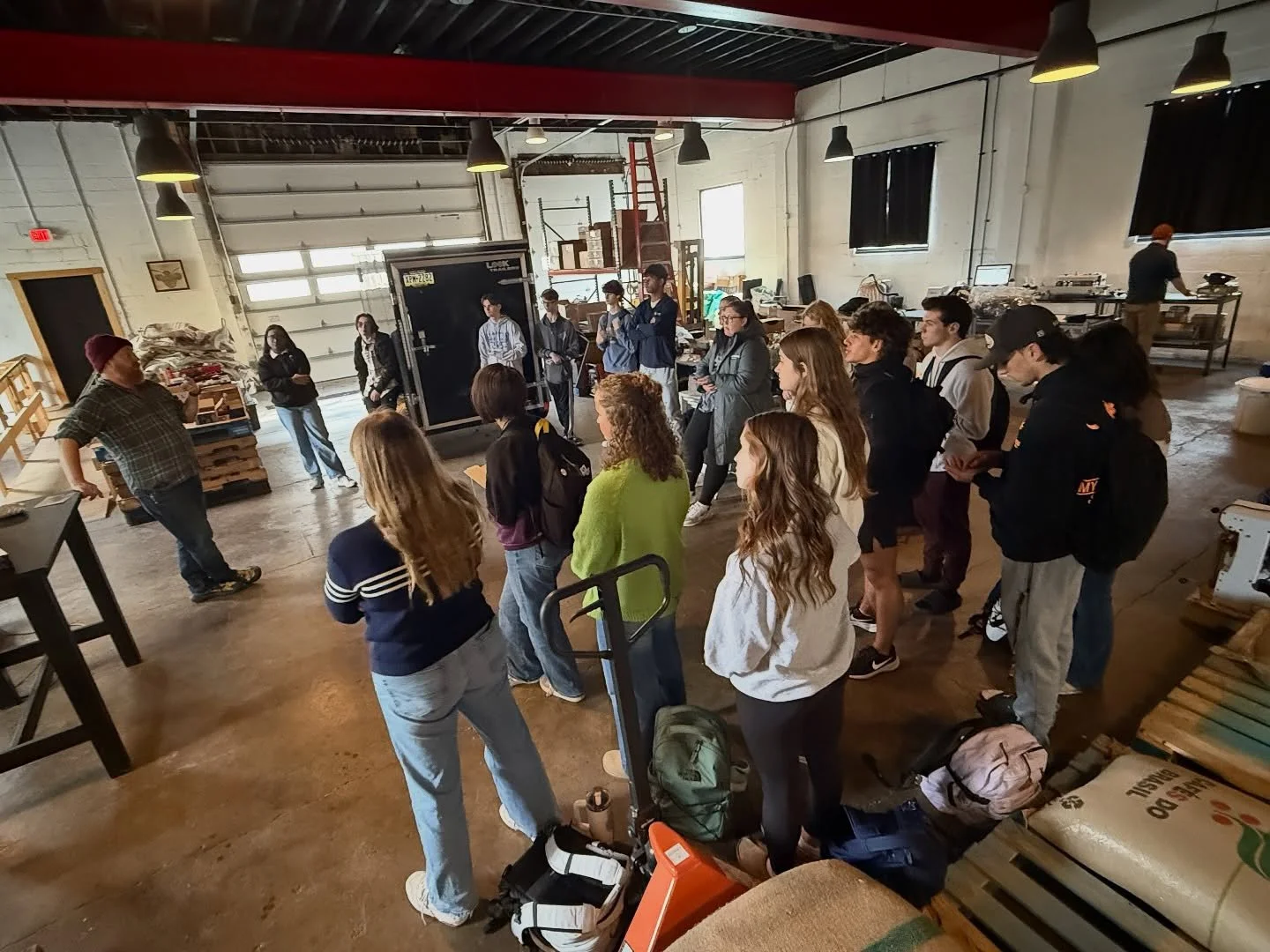 Had the pleasure yesterday of talking with college students about coffee, caffeine, and small business ❤️☕️
_
#alabastercoffee #coffee #williamsport #coffeeroaster #education