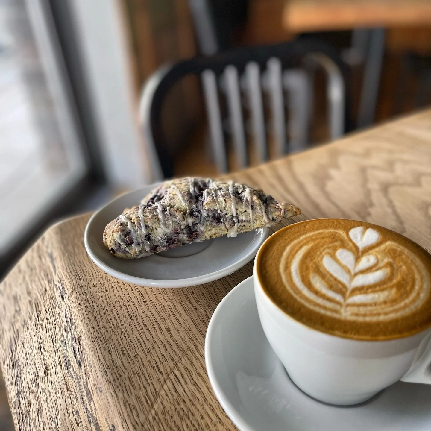 Tuesday vibes ✨
_
#alabastercoffee #williamsport #coffee #latte #scone