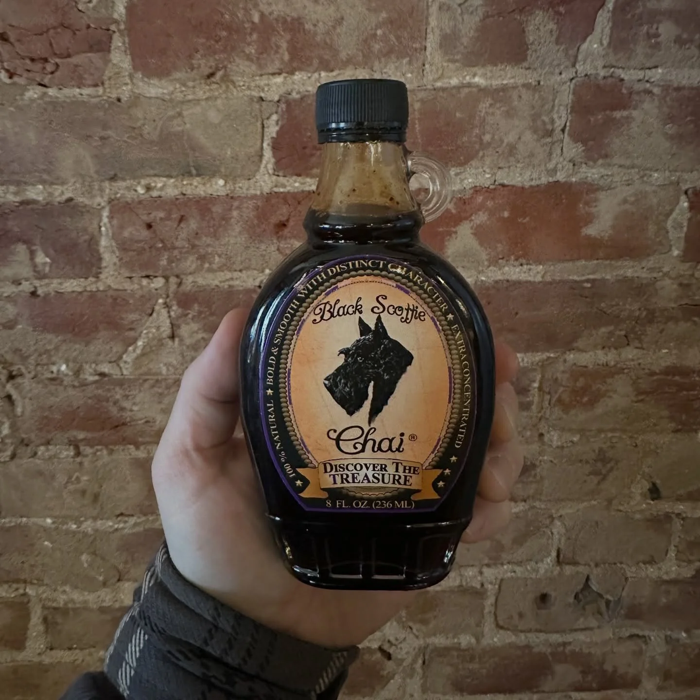 New Chai Day!

Always on the lookout for new things, Sabra (yes, THE namesake Sabra Espresso) tracked down a fresh new chai for Alabaster. We&rsquo;re pleased to be serving Black Scottie Chai beginning today. It&rsquo;s also available in 8oz concentr