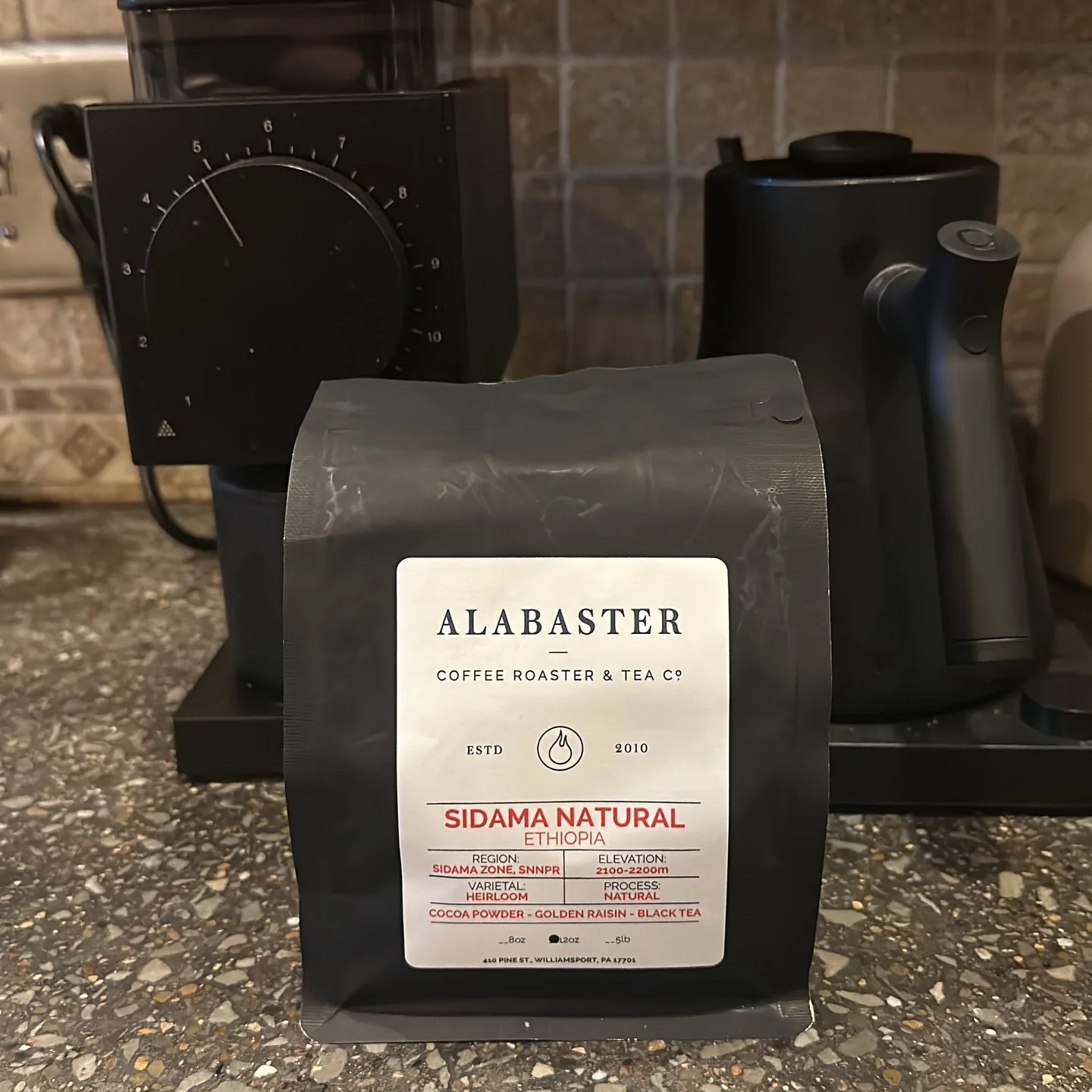 One of the benefits of our monthly coffee subscription is the occasional subscriber exclusive coffee, like this Ethiopia Simdama Natural. Milk chocolaty body with really nice floral tones throughout. 
_
#alabastercoffee #williamsport #coffee