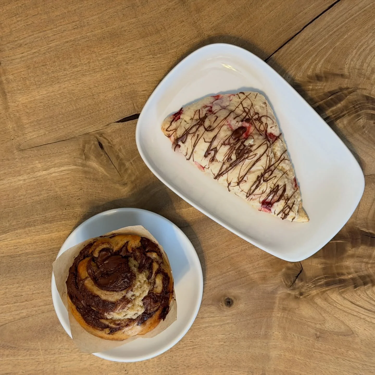 Happy World Nutella Day to all who celebrate ❤️
Today we&rsquo;re featuring Nutella Banana muffins &amp; Strawberry Nutella scones to perfectly pair with a Nutella Latte!
_
#alabastercoffee #nutella