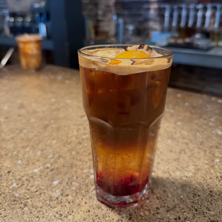 Grapefruit Hibiscus Espresso Tonic to get the day rolling ❤️
_
#alabastercoffee