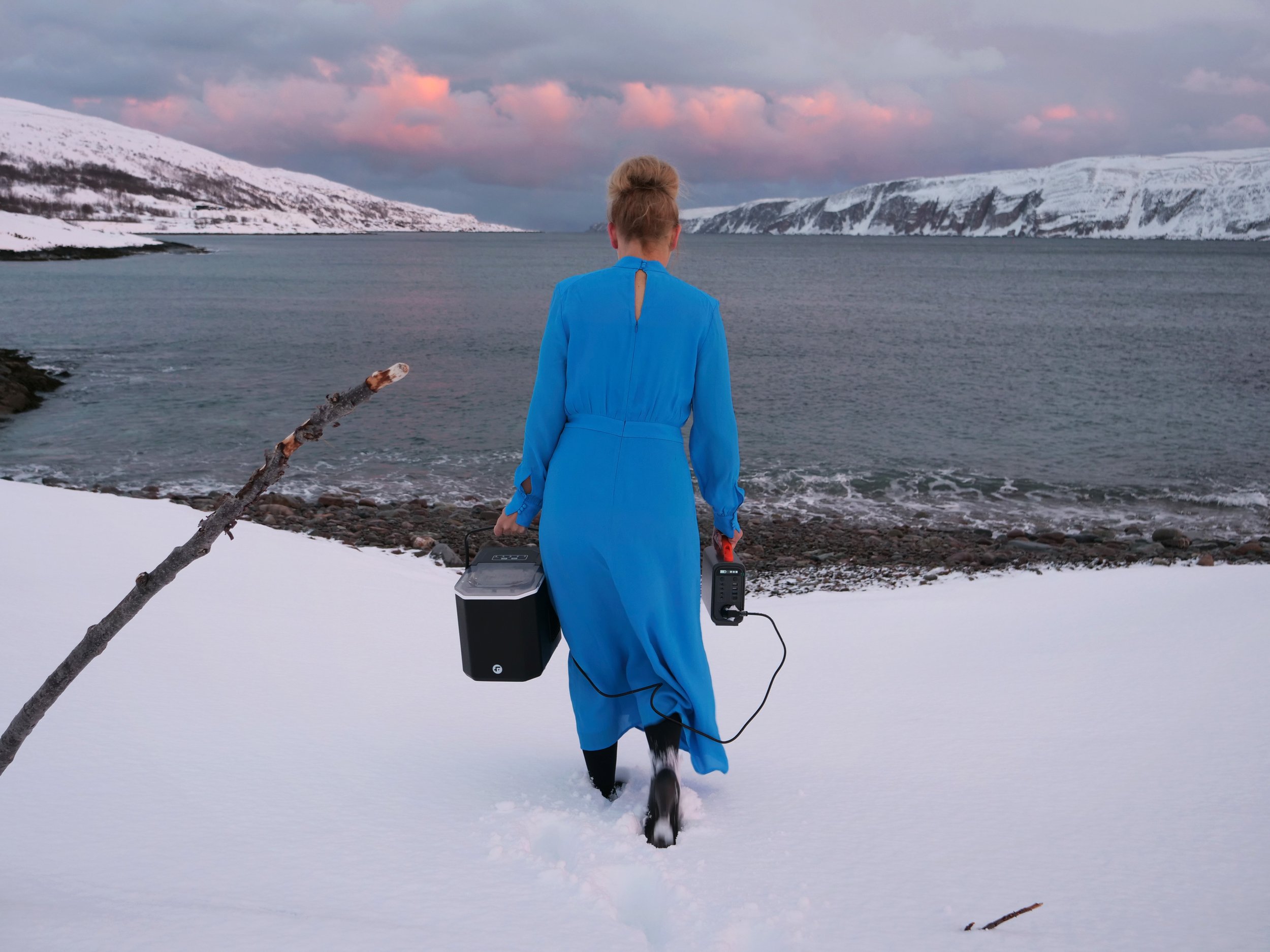 Swaantje Güntzel NORD Eiswürfel I, 2023, Foto Jan Philip Scheibe, VG Bild-Kunst 2024 (1).jpg