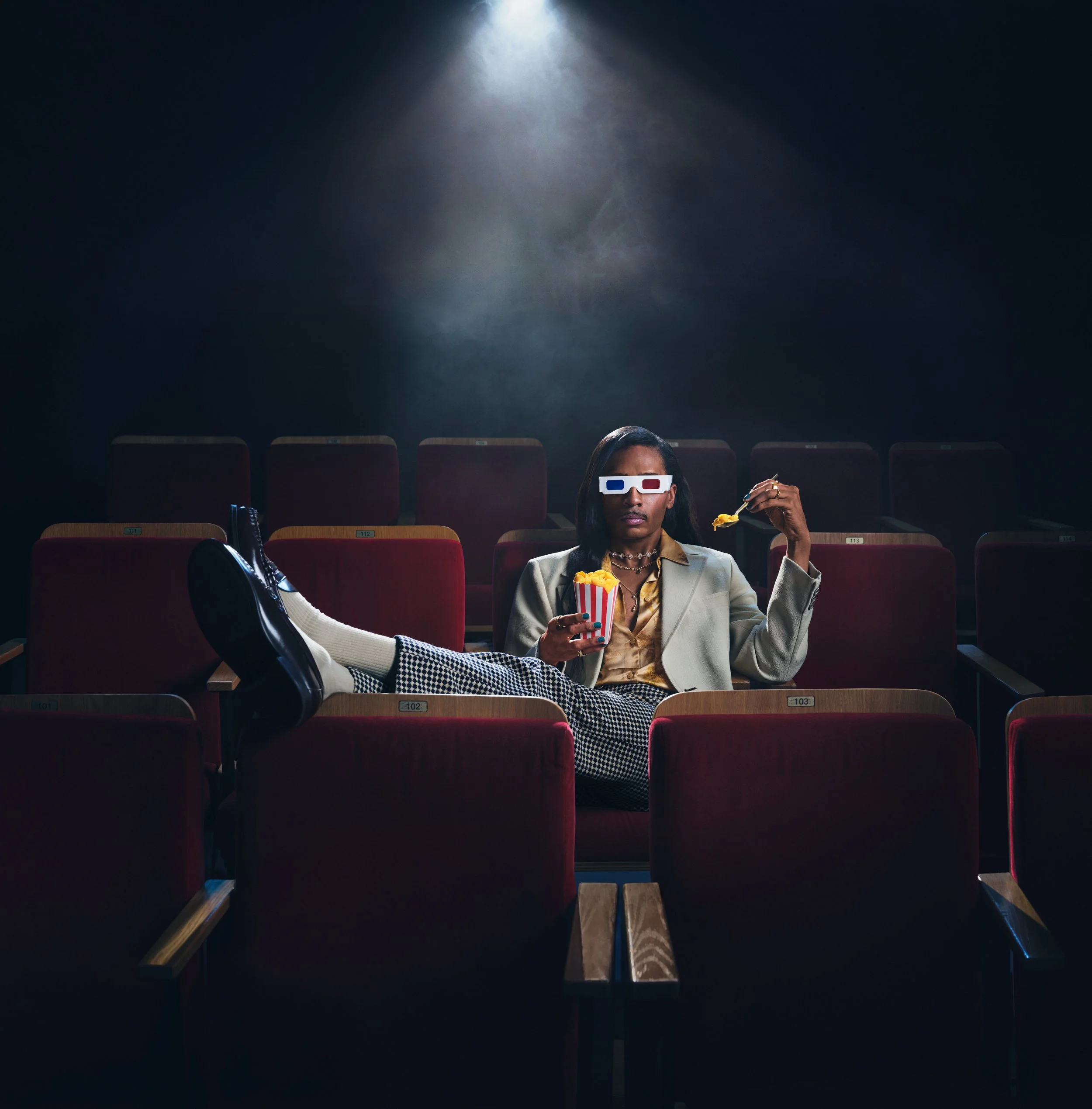 JLE_240701_E1_Cinephile_Lifestyle-4.jpg