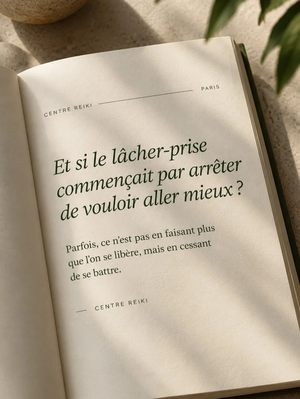 Et si le l&acirc;cher-prise commen&ccedil;ait par arr&ecirc;ter de vouloir aller mieux ?
Nous passons parfois tellement de temps &agrave; vouloir nous r&eacute;parer que nous oublions de simplement nous laisser respirer.
Tout ne demande pas une solut