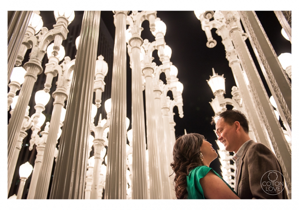 11_SuzyIssac_HuntingtonLACMA_EngagementPhotography_sharpened(pp_w960_h677).jpg