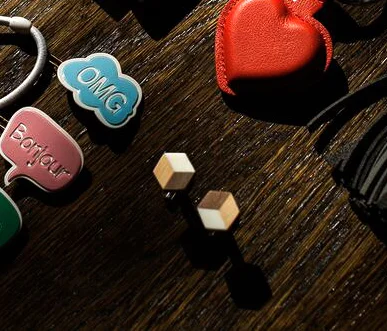 IsometricCufflinks_crop.jpg
