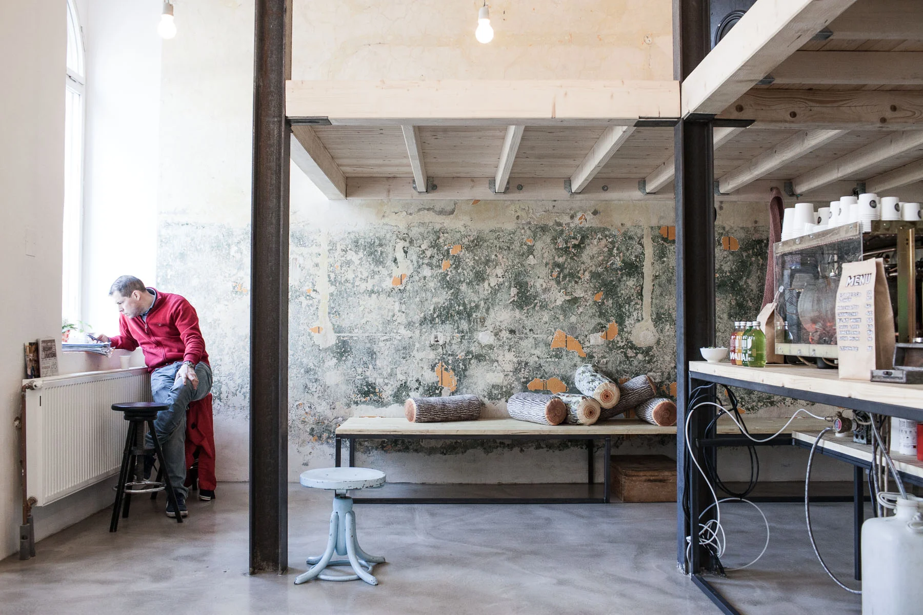 Fun recent Prague openings: gelato, coffee and cocktails!