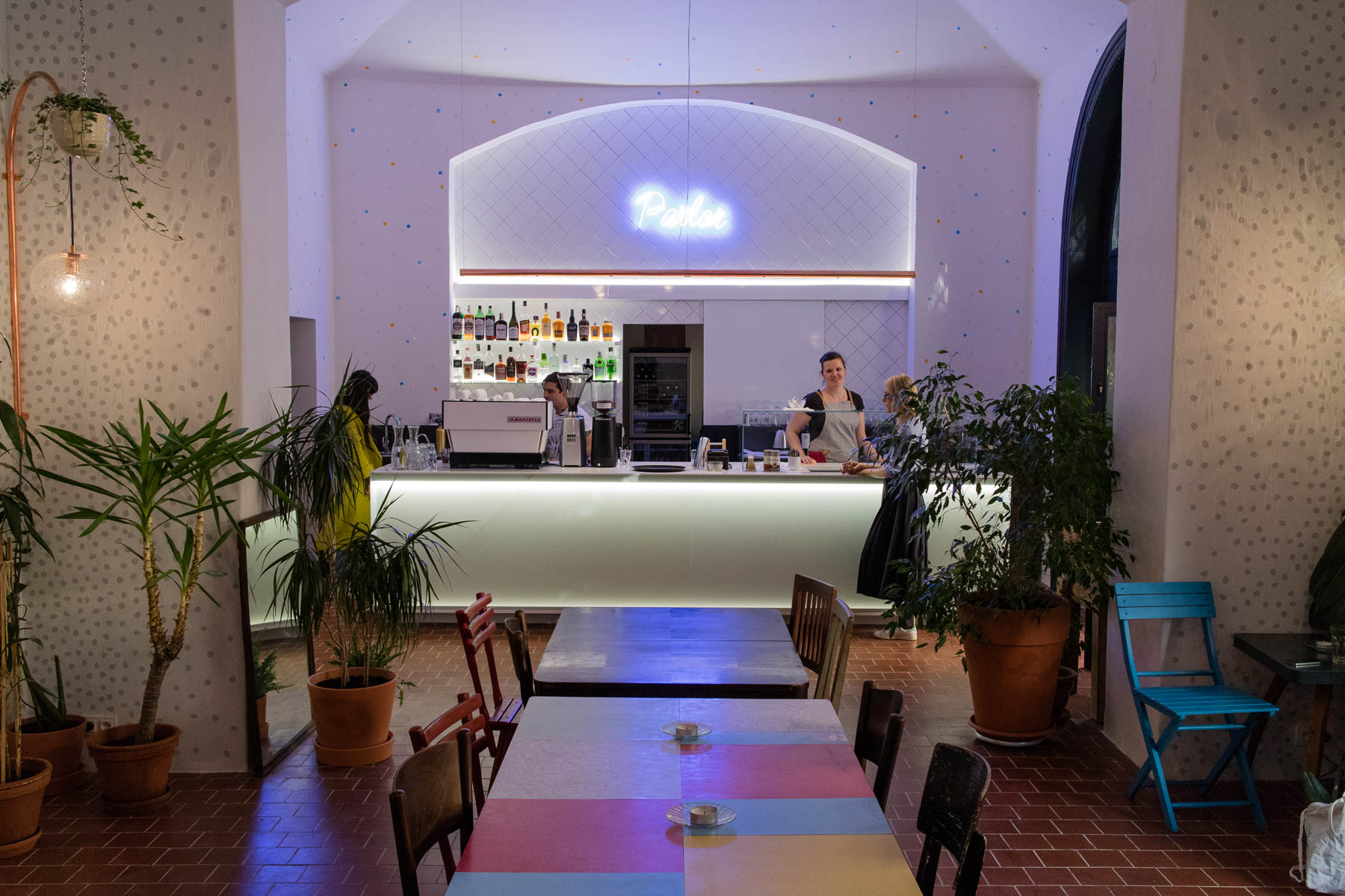 Parlor ice-cream sandwiches, Prague
