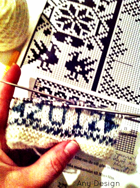 Knitting color from a chart 