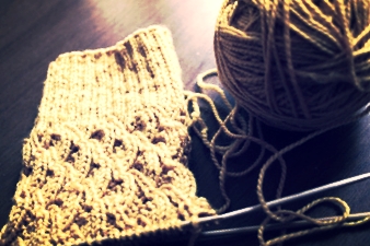 Knitting cables in the round