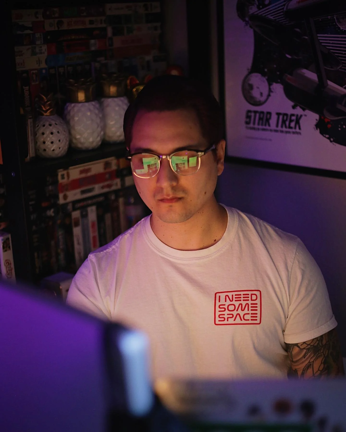 Corner Office #WFH
-
Bonus points if you can name some of the #VHS tapes from our collection!
-
#gpoy #gpoyw #photography #canon #dslr #eos #6d #primlens #fixedlens #50mm #50mmlens #50mmphotography #photographylife #canoneos6d #vscocam #vsco #travel