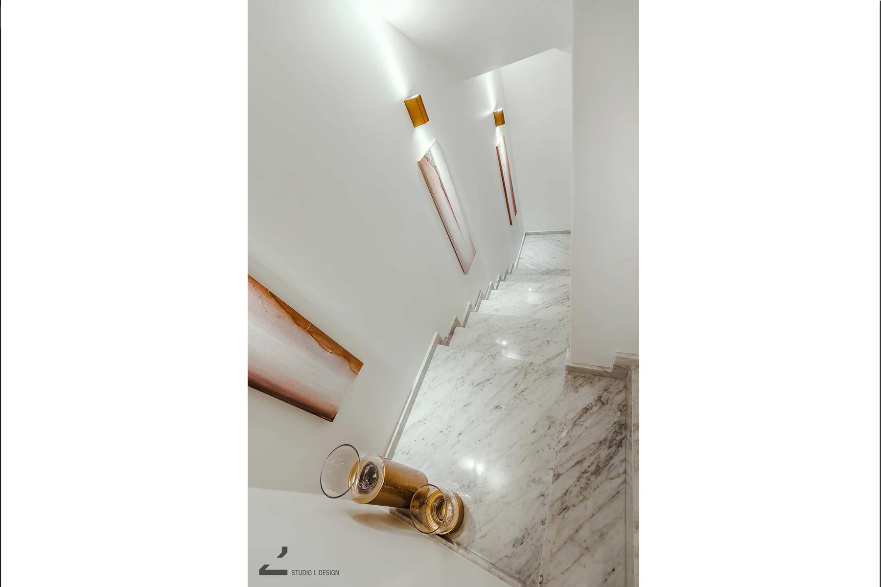 0-0-staircase-interior.jpg