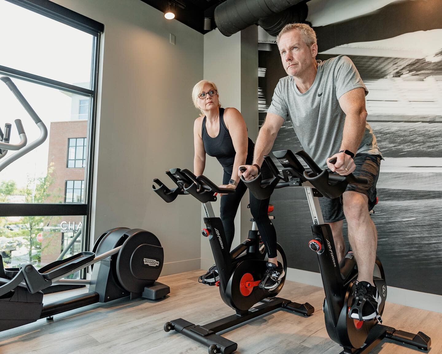 Finding the right personal trainer can make all the difference in your fitness journey. THE SET provides a concierge training experience with each of our programs, which allows your goals and results to align and fall into place. 

Your workouts will