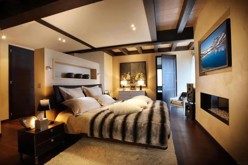 bedroom cozy.jpg