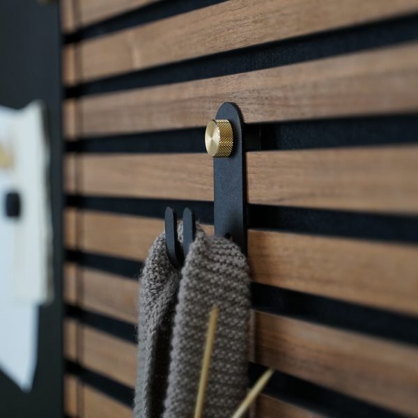 Norr_double_hanger_black_brass_closeup-600x600.jpg