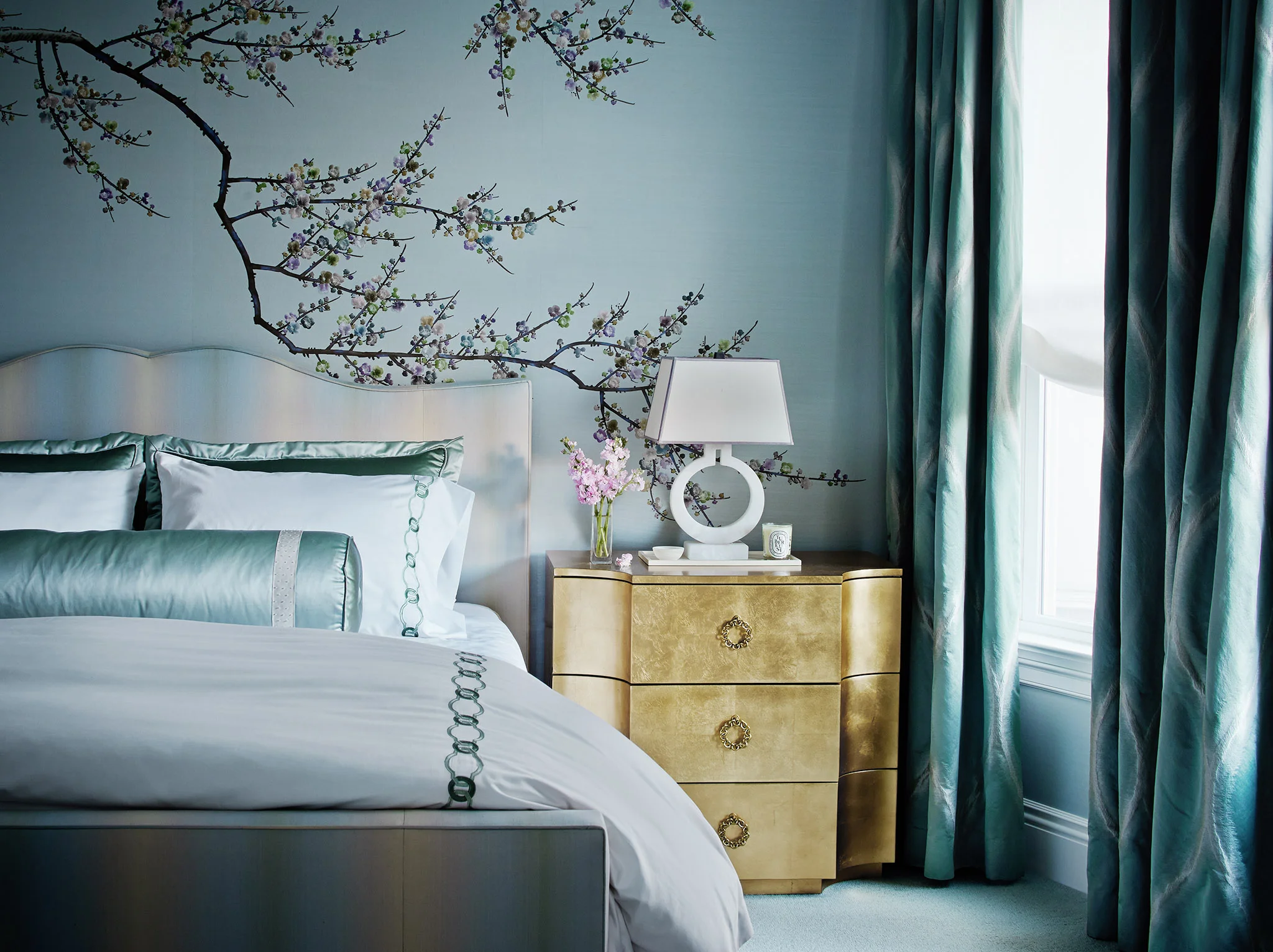 2207_Bedroom_01.jpg