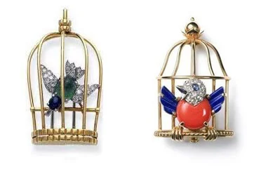 Left: The nightingale brooch design as resistance to the German occupation in 1941. Right: The freed nightingale designed at the end of the war in 1945-46. 