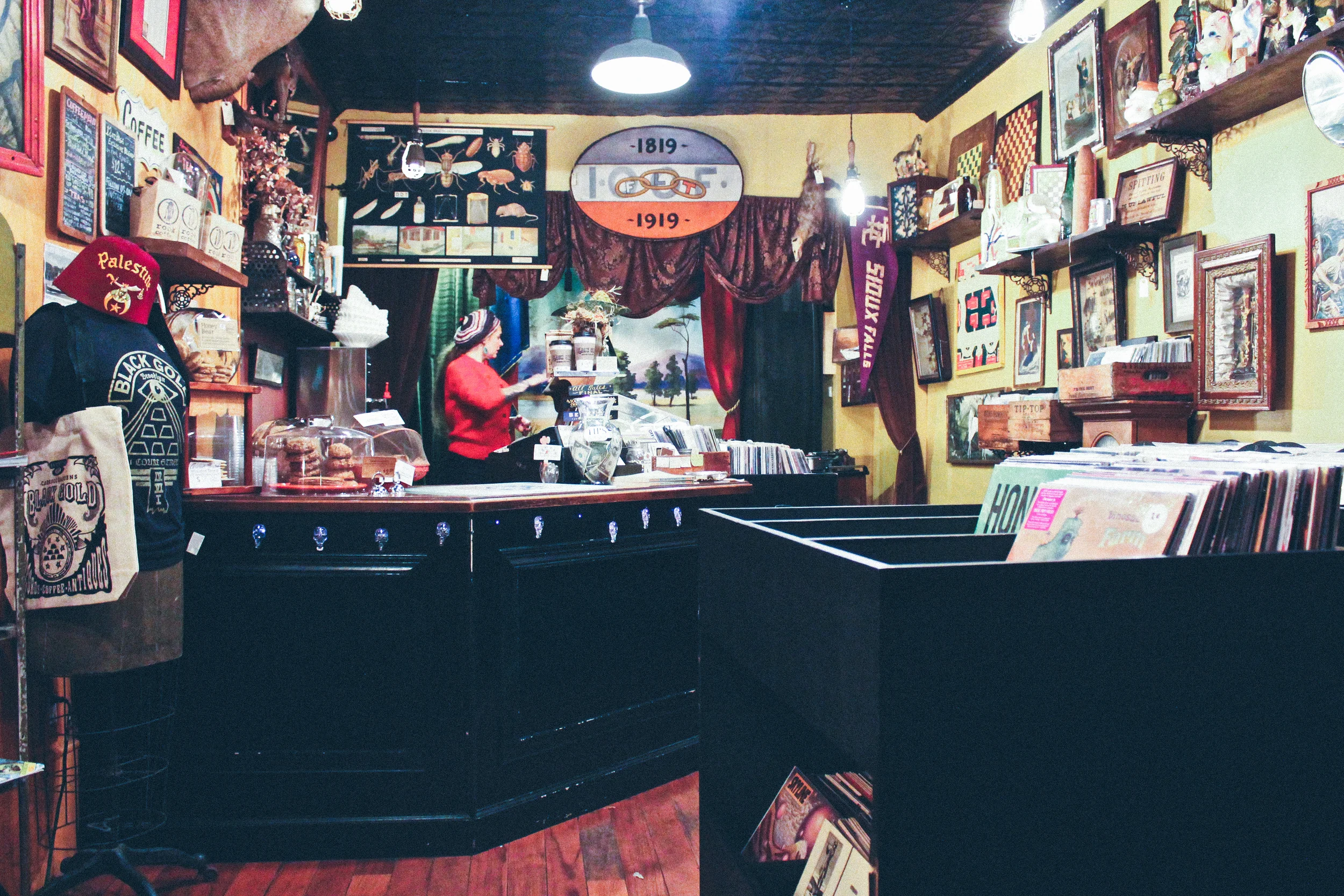 Weird Photos, New Year's Resolutions & More Things I Found in Record Sleeves