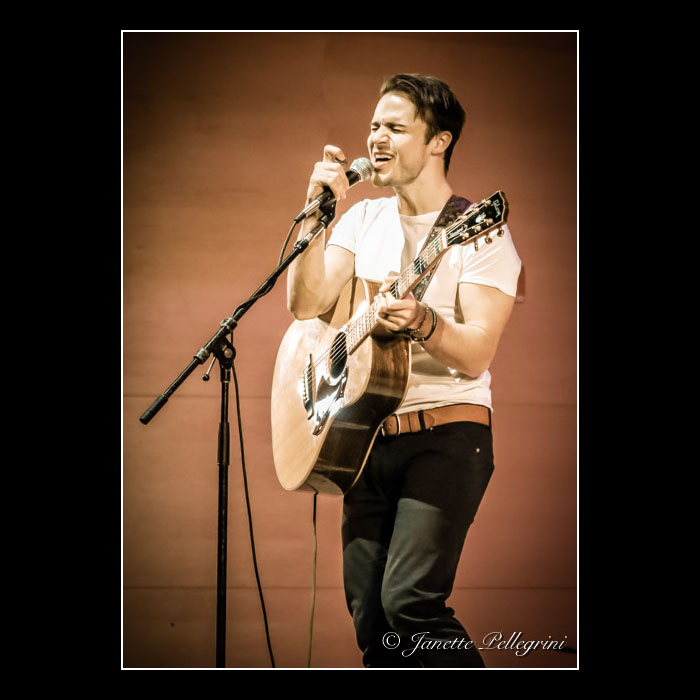 004 09-18-15 Kris Allen Adelphi 020 blog.jpg