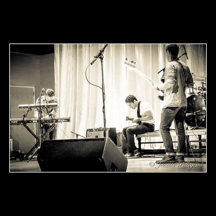 012 09-18-15 Kris Allen Adelphi 191 blog.jpg