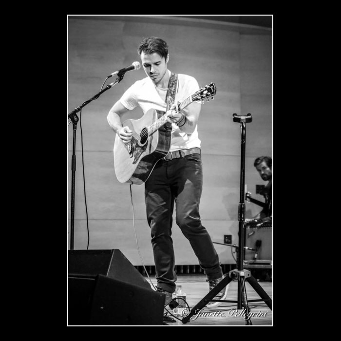 011 09-18-15 Kris Allen Adelphi 156 blog.jpg