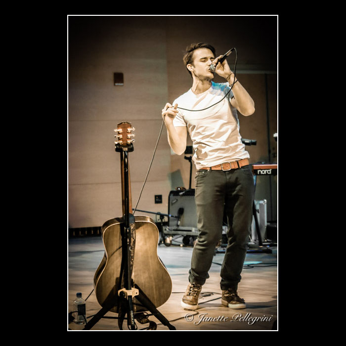 013 09-18-15 Kris Allen Adelphi 222 blog.jpg