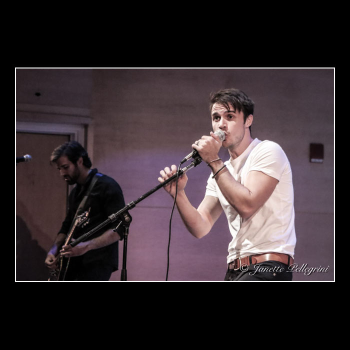 014 09-18-15 Kris Allen Adelphi 237 blog.jpg