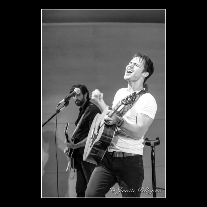 021 09-18-15 Kris Allen Adelphi 358 blog.jpg